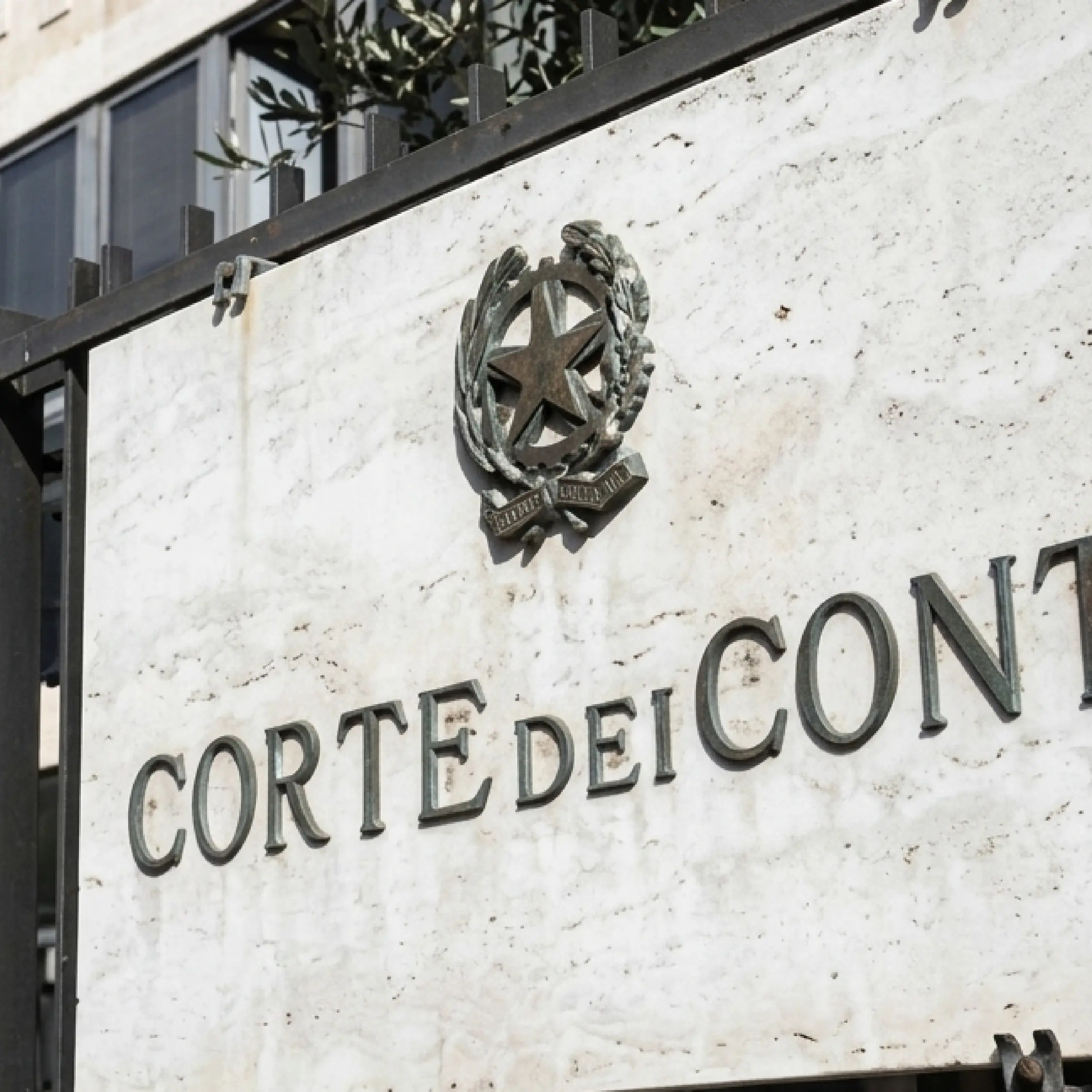 Calabria, il paradosso dei bilanci: quando il dissesto diventa la norma\n