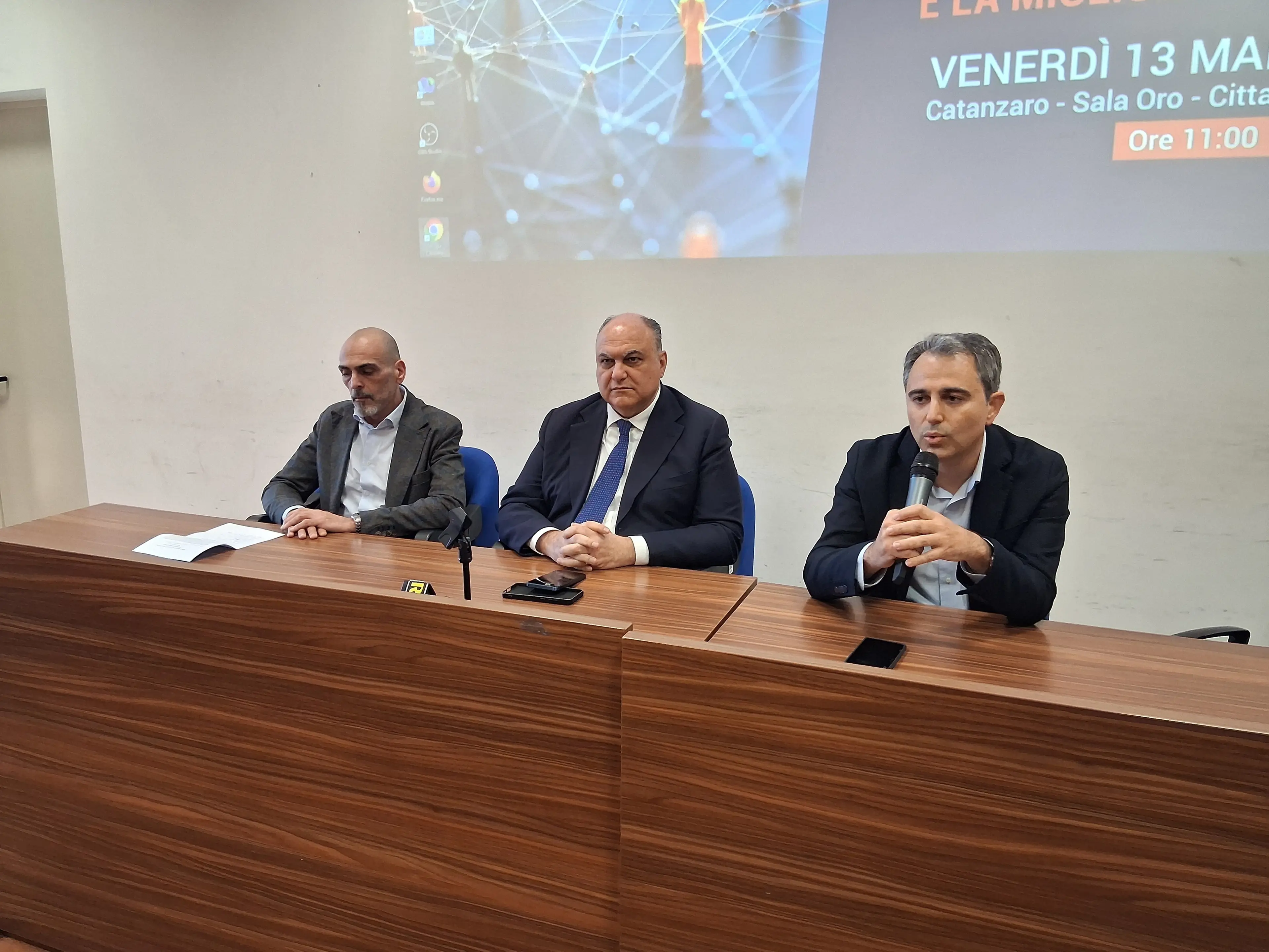 Calabria Consumer Network,\u00A0presentata in Cittadella regionale la rete\u00A0che punta a rafforzare la\u00A0sinergia tra istituzioni e consumatori\n
