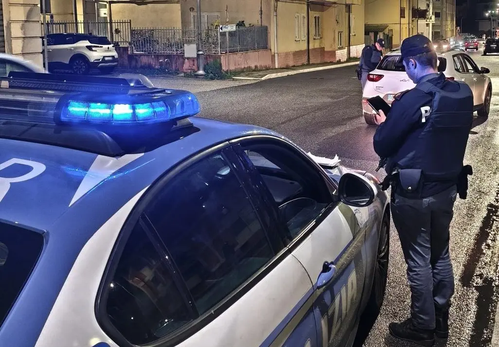 Stretta sui controlli di Polizia in provincia di Vibo: identificate in tutto 279 persone e fermati 167 veicoli\n