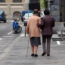 <p>La Calabria non è (più) una regione per colf e badanti: nel 2024 meno di 11mila lavoratori registrati</p>