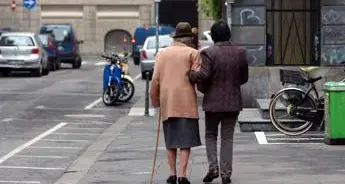 <p>La Calabria non è (più) una regione per <span style=\"color:hsl(0, 75%, 60%);\">colf e badanti</span>: nel 2024 meno di 11mila lavoratori registrati</p>