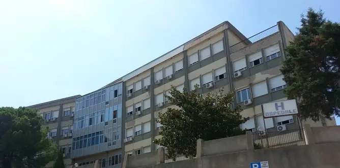 Asp Catanzaro: «Nessun trasferimento di posti letto dall’ospedale di Soverato in altre strutture»\n