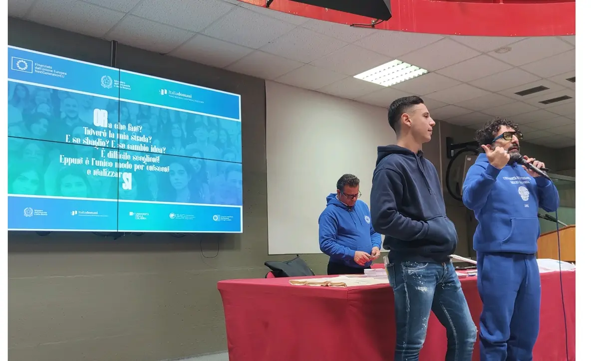 Al polo liceale di Locri un incontro di orientamento e formazione motivazionale per studenti e docenti\n