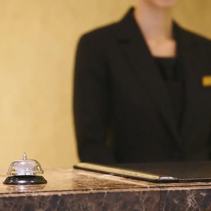 <p>Manager del turismo a Occhiuto: «Io costretto a emigrare mentre <span style=\"color:hsl(0, 75%, 60%);\">la Calabria è ferma</span>». La replica: «Basta sindrome di Calimero»</p>