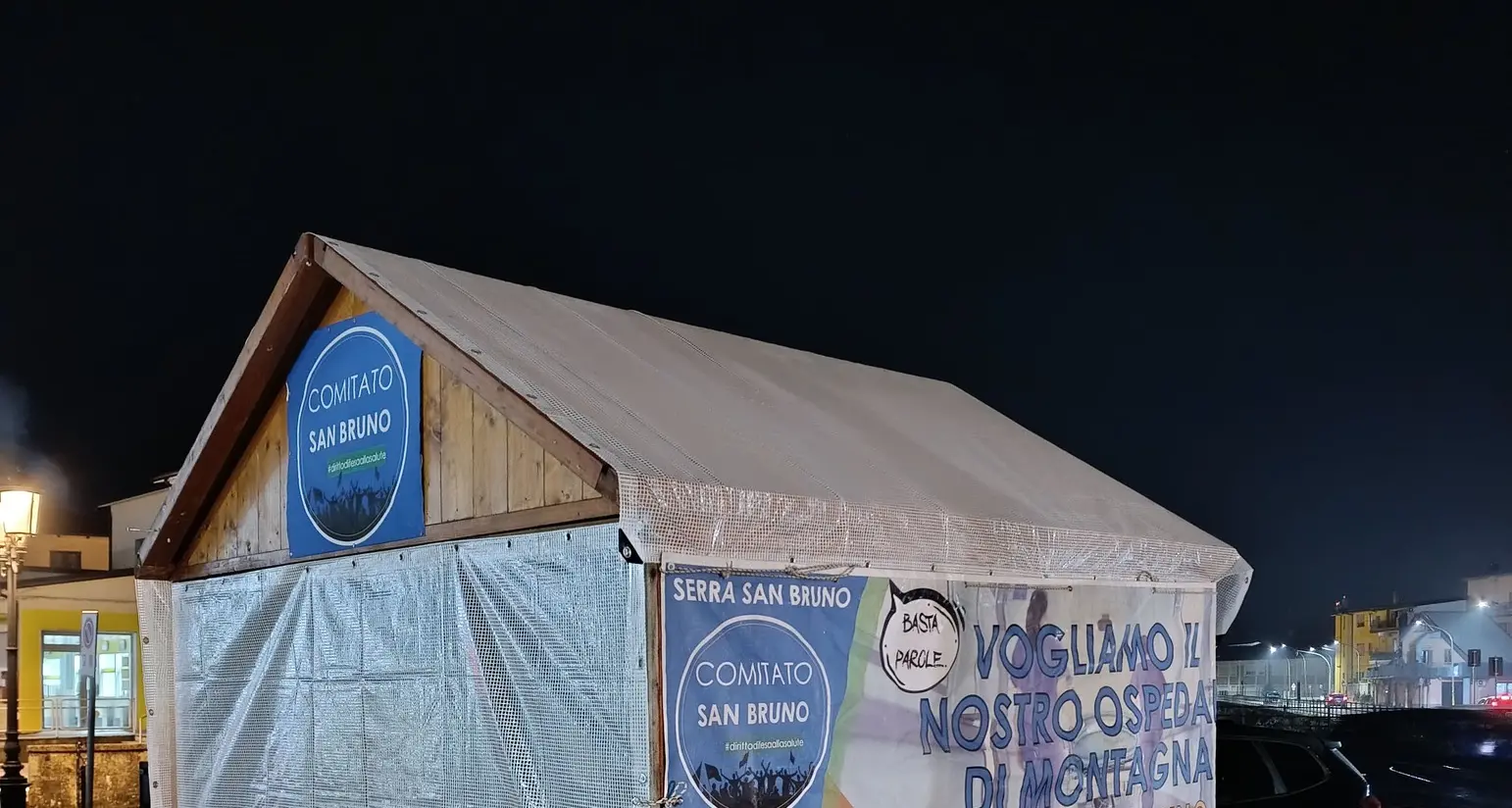 La battaglia a difesa dell’ospedale di Serra San Bruno sale di livello: istituito il presidio civico permanente in piazza\n