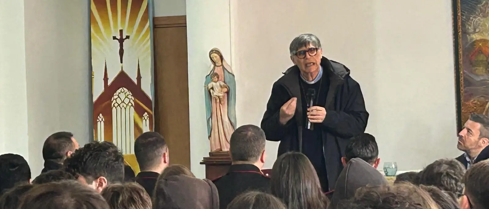 Don Maurizio Patriciello ai giovani di Soveria Mannelli: «Lottate per la vostra libertà e non tacete mai sulla verità»