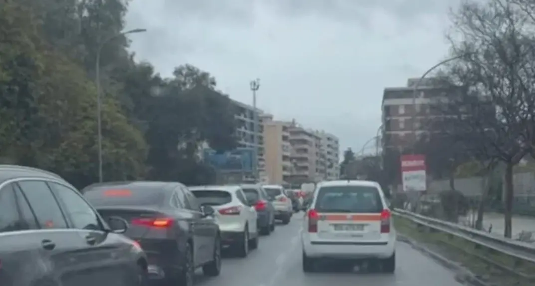 Viabilità a Roges, scatta la raccolta firme: «Disagi dopo i nuovi sensi di marcia e lo spartitraffico»\n