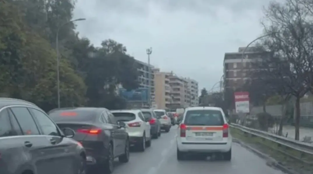 Viabilità a Roges, scatta la raccolta firme: «Disagi dopo i nuovi sensi di marcia e lo spartitraffico»\n