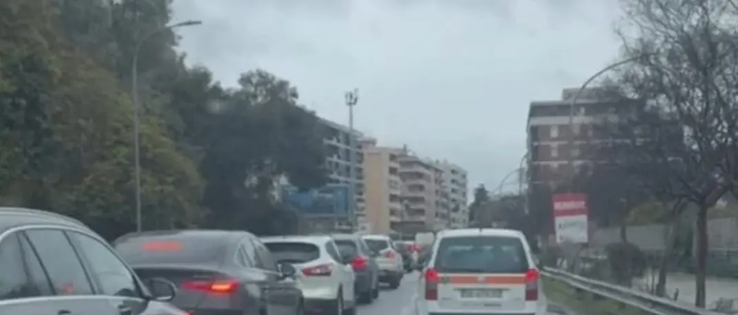 Viabilità a Roges, scatta la raccolta firme: «Disagi dopo i nuovi sensi di marcia e lo spartitraffico»\n