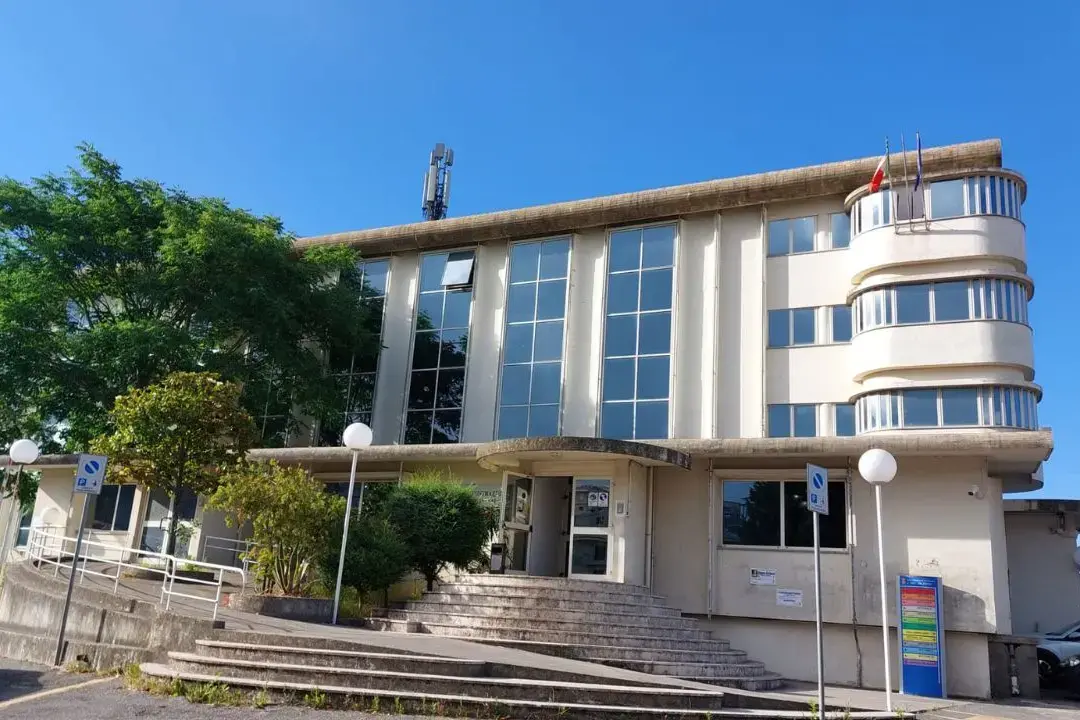 Provincia di Vibo, sfiduciato il presidente della Commissione Lavori pubblici Vincenzo La Caria\n