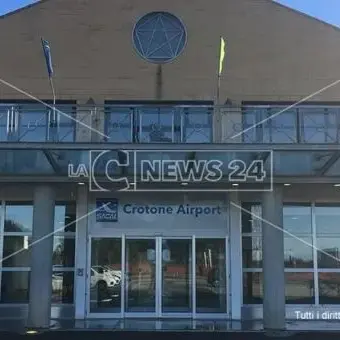 Rinnovato il collegamento Crotone-Fiumicino ma per il Comitato Aeroporto cittadino è una sconfitta:\u00A0«Paghiamo assenza dello Stato»\n