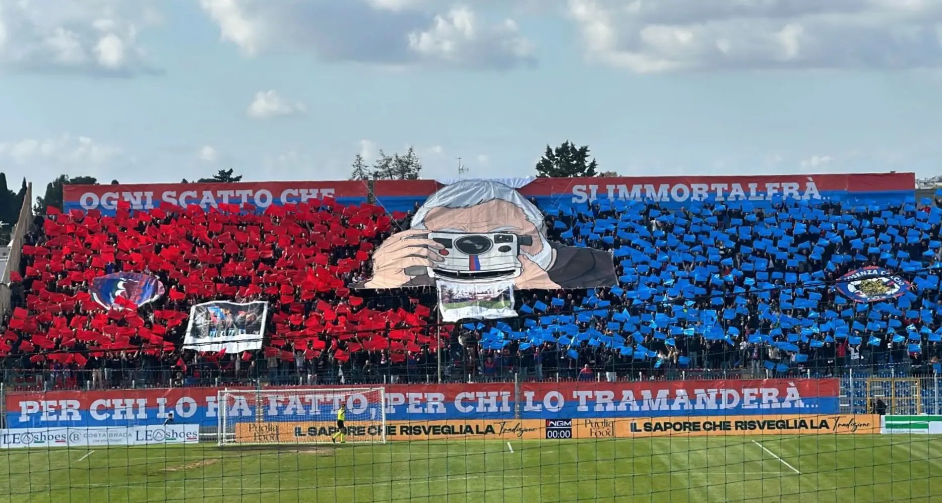 Cosenza e quegli attimi di storia immortalati dalla coreografia dei fan del Casarano\n