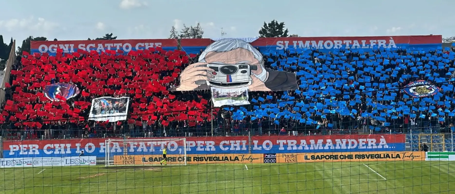 Cosenza e quegli attimi di storia immortalati dalla coreografia dei fan del Casarano\n