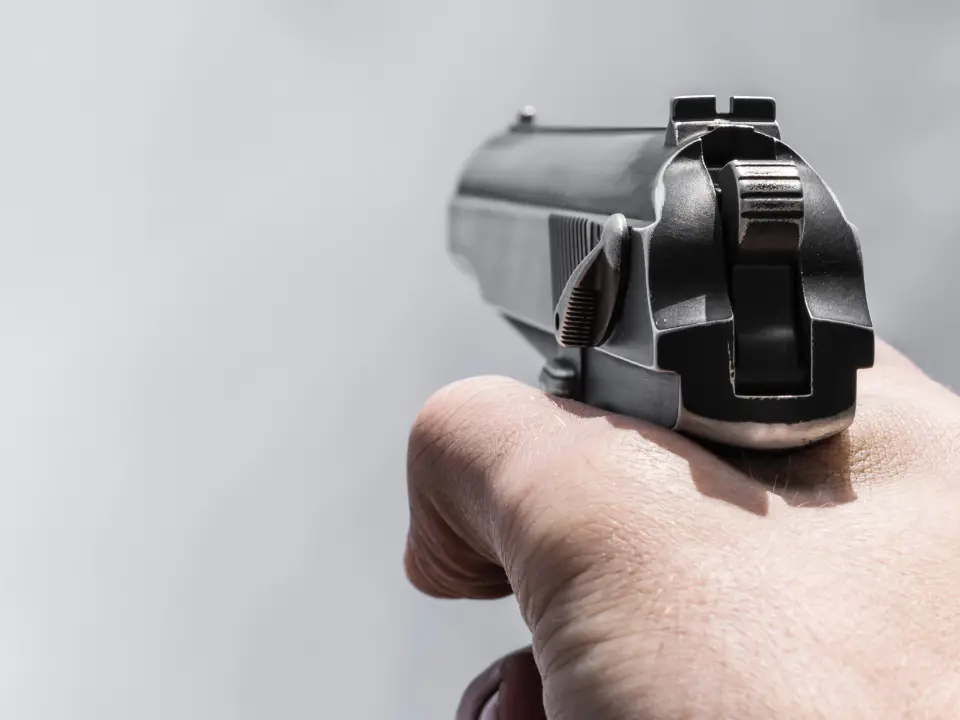 Sparatoria a Corigliano Rossano, uomo ferito a colpi d’arma da fuoco: ricoverato d’urgenza