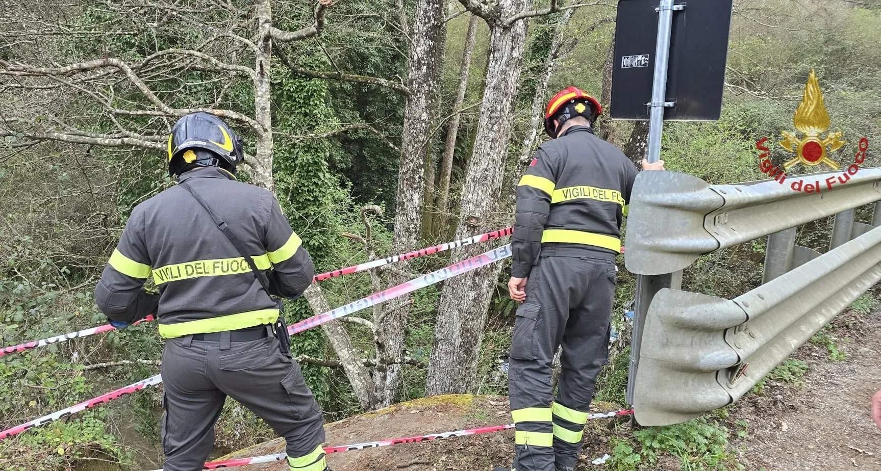 Figline Vigliaturo, padre e figlio\u00A0 precipitano in una scarpata: viaggiavano a bordo di un monopattino\n