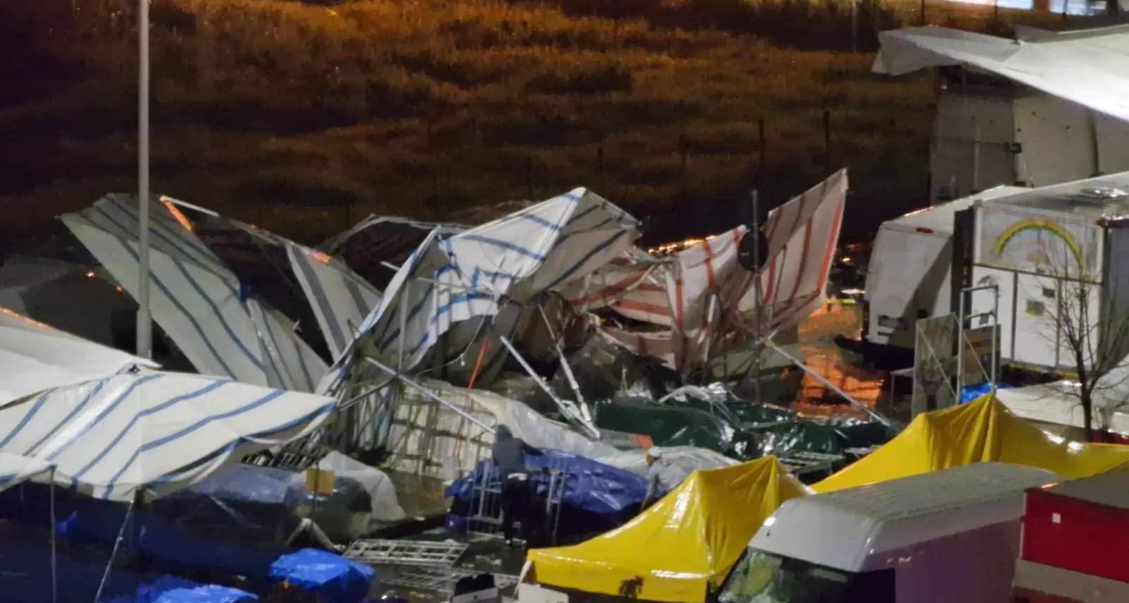 Il ciclone Jolinda si abbatte sulla Fiera di San Giuseppe, bancarelle distrutte