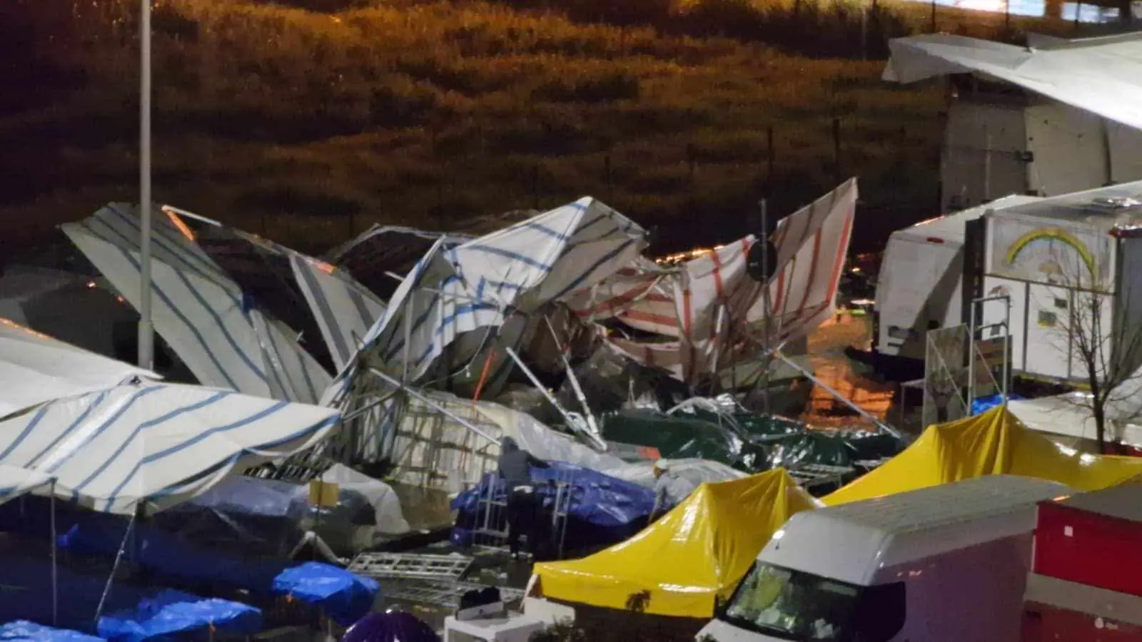 Il ciclone Jolinda si abbatte sulla Fiera di San Giuseppe, bancarelle distrutte\n