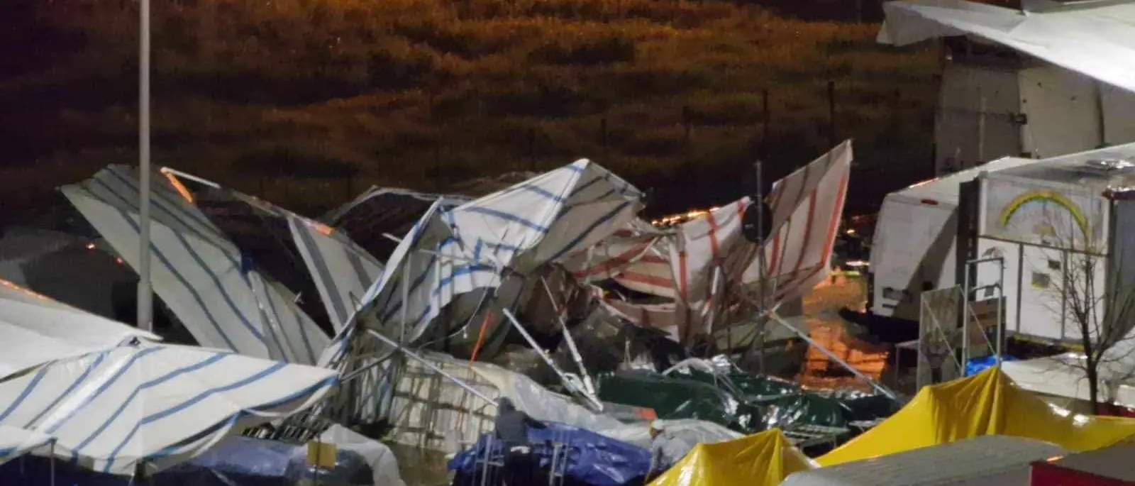 Il ciclone Jolinda si abbatte sulla Fiera di San Giuseppe, bancarelle distrutte\n