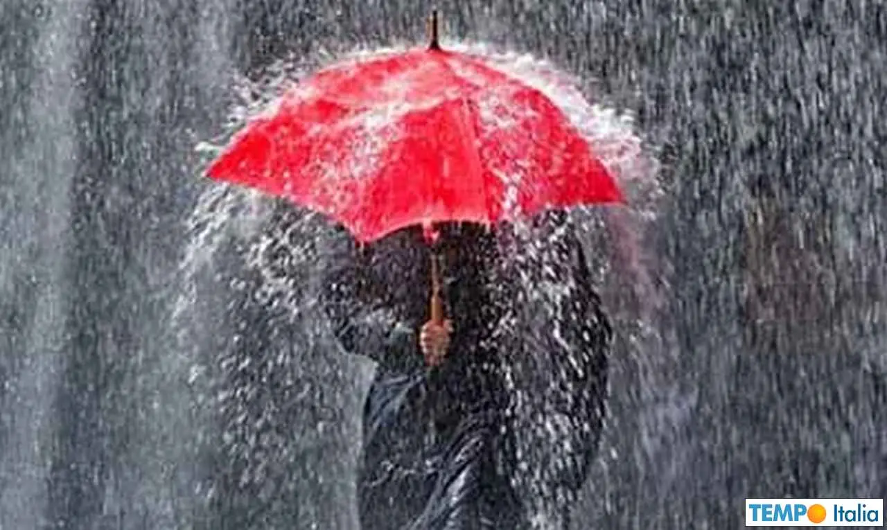 Maltempo in Calabria:\u00A0temporali, nubifragi e venti di tempesta. Peggioramento atteso nelle prossime ore\n