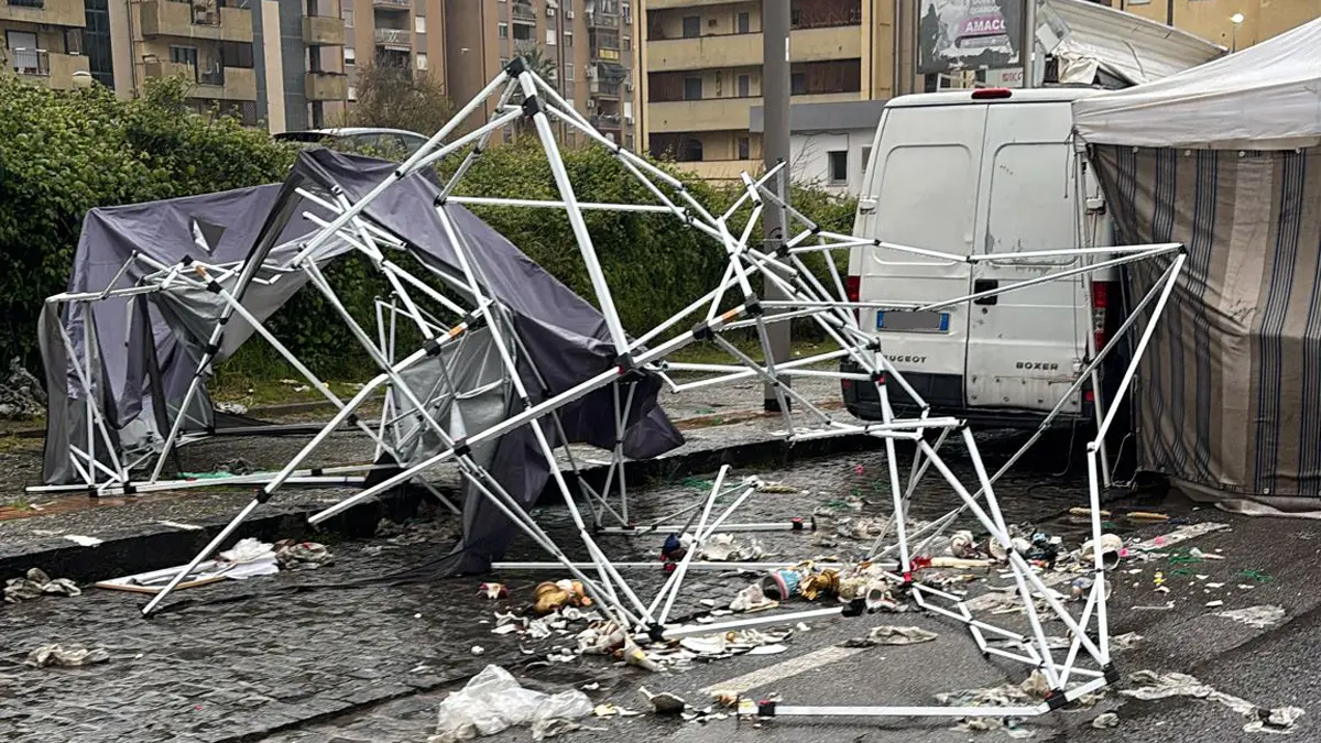 I danni causati dal ciclone a Cosenza ieri sera