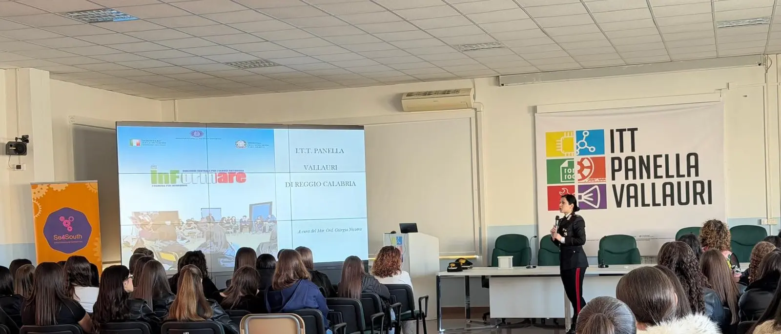 Reggio, all’istituto “Panella–Vallauri” l’incontro dei Carabinieri con gli studenti nell’ambito del progetto “Informare”\n