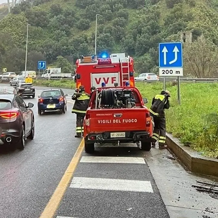 Maltempo, a Cosenza e provincia già 19 gli interventi effettuati dai Vigili del Fuoco\n