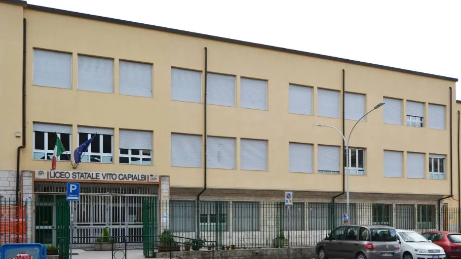 Liceo Capialbi, foto dalla pagina Fb della scuola