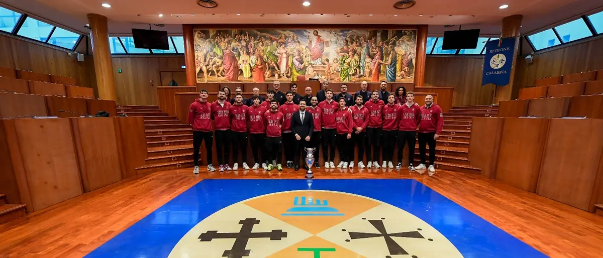 Gli atleti campioni d'Italia della Domotek ricevuti a palazzo Campanella, Cirillo: «Siete un orgoglio per la nostra terra»\n