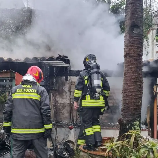 Incendio in un’abitazione a Vibo, vigili del fuoco salvano due persone tra cui una con disabilità\n