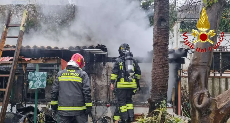 Incendio in un’abitazione a Vibo, vigili del fuoco salvano due persone tra cui una con disabilità\n