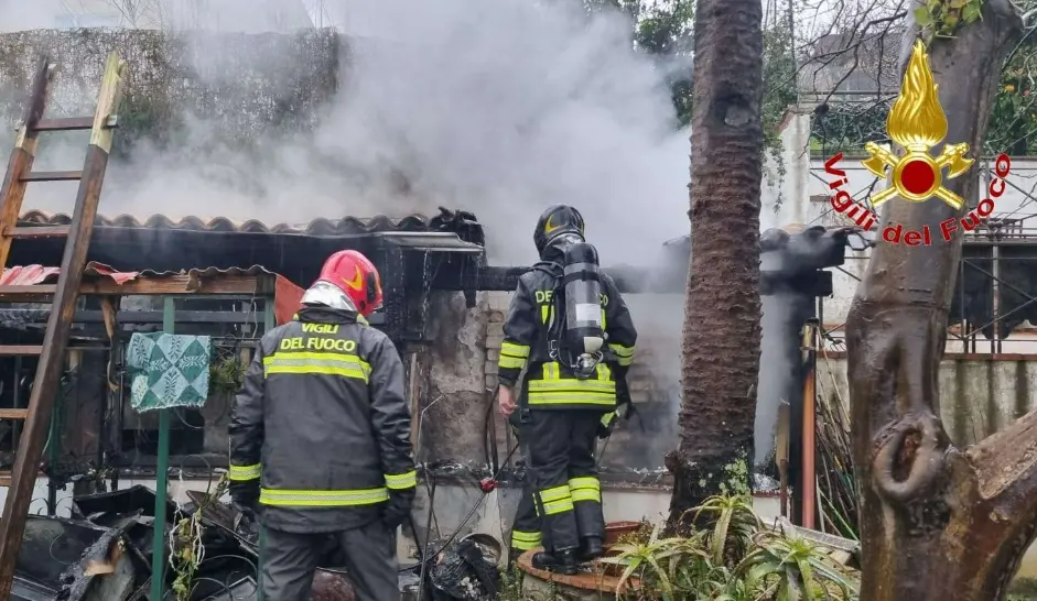 Incendio in un’abitazione a Vibo, vigili del fuoco salvano due persone tra cui una con disabilità\n