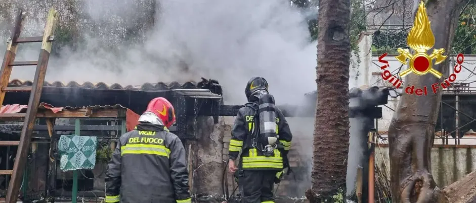 Incendio in un’abitazione a Vibo, vigili del fuoco salvano due persone tra cui una con disabilità\n