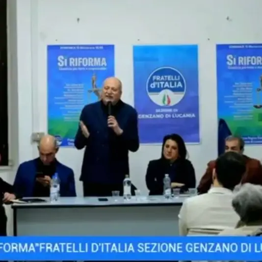 Il senatore di FdI e i “consigli” per convincere a votare Sì: «Utilizzate il solito sistema clientelare… t’ho fatto un favore»\n