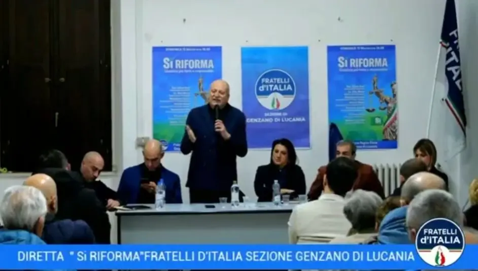 Il senatore di FdI e i “consigli” per convincere a votare Sì: «Utilizzate il solito sistema clientelare… t’ho fatto un favore»\n