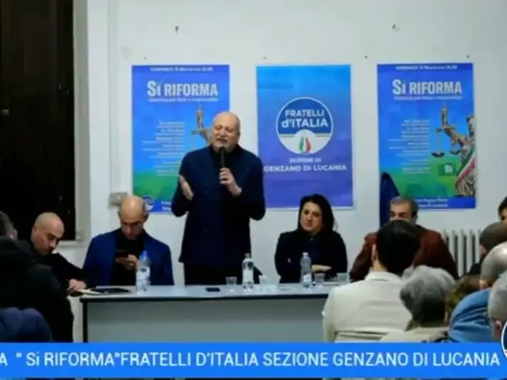 Il senatore di FdI e i “consigli” per convincere a votare Sì: «Utilizzate il solito sistema clientelare… t’ho fatto un favore»