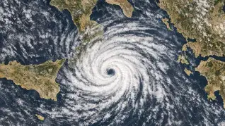 Cinque cicloni in pochi mesi: la Calabria è il nuovo laboratorio del clima estremo nel Mediterraneo “tropicale”\n