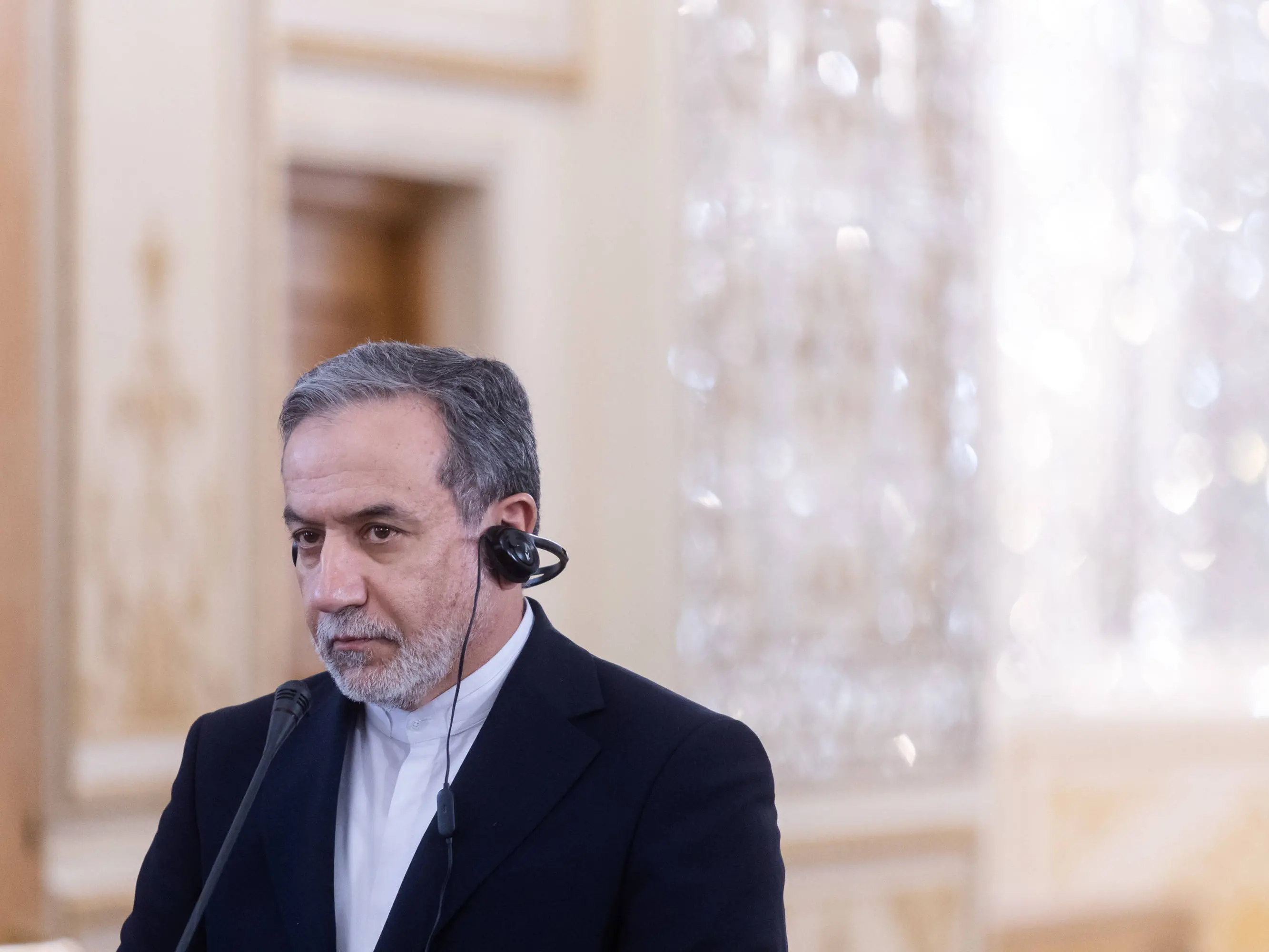 Usa e Iran tornano a parlarsi in segreto: riaperto un canale diretto per fermare la guerra