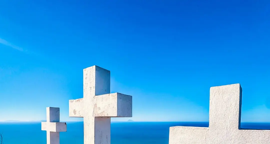 L’azzurro infinito dal Monte Sant’Elia\n