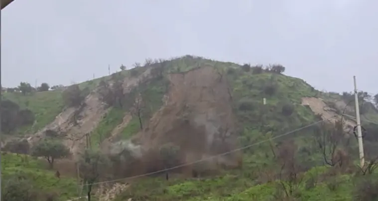 <p>Crosia in ginocchio tra frane e alluvioni: ordinate le evacuazioni</p>