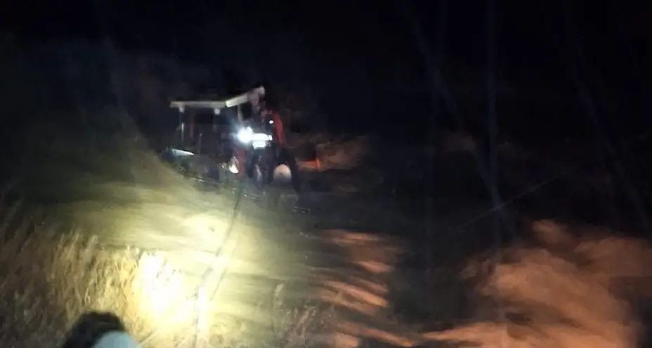 Salvataggio eroico a Cardeto,\u00A0i Vigili del Fuoco strappano un uomo alla furia del torrente in piena\n