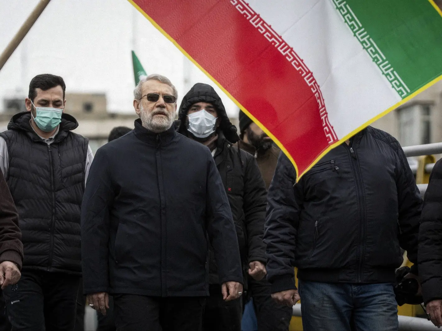 Guerra in Iran, Israele: «Uccisi in un raid nella notte il capo della sicurezza Larijani e il comandante dei Basij»