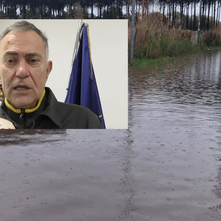 Piogge record e smottamenti,\u00A0il ciclone tiene la Calabria sotto pressione:\u00A0centinaia di interventi dei Vigili del Fuoco\n