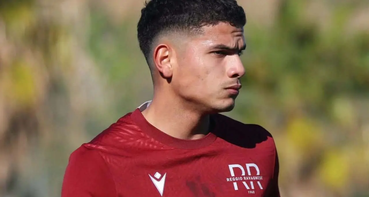 Reggioravagnese, Simigliani illumina Palmi con una rovesciata da urlo: «Quando è arrivato il pallone, non ci ho pensato due volte»\n