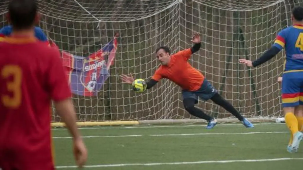 In campo a 53 anni per difendere la porta del Cessaniti, il messaggio di Giovanni Tassone ai più giovani: «Serve costanza»\n