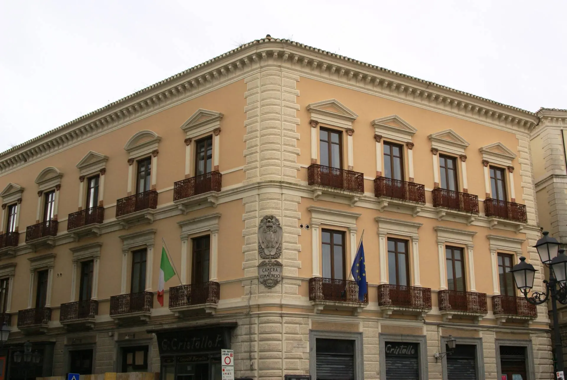 Fondazione Banca Montepaone presenta a Catanzaro il progetto “Artigianato e Design: tra Tradizione e Innovazione”\n