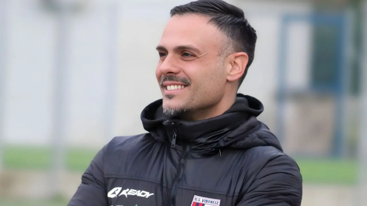 Vibonese Calcio, prosegue il percorso di crescita della Juniores. Mister Liotti: «Vivaio valido, i ragazzi hanno la cultura del lavoro»\n