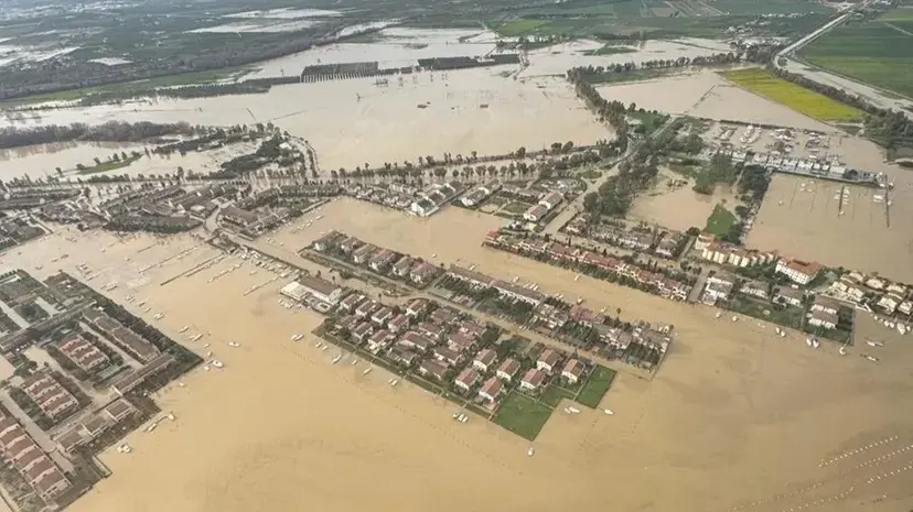 Da 70 anni la Calabria sfida il fango (e perde): paesi fantasma e fiumare vendicative nella regione senza memoria\n