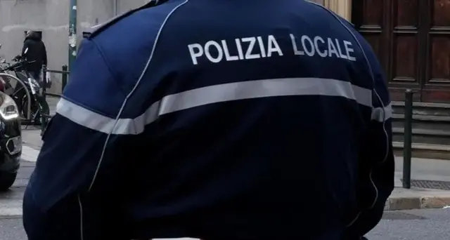 Rende, la Polizia locale non fa sconti sul conferimento dei rifiuti: redatti 10 verbali\n