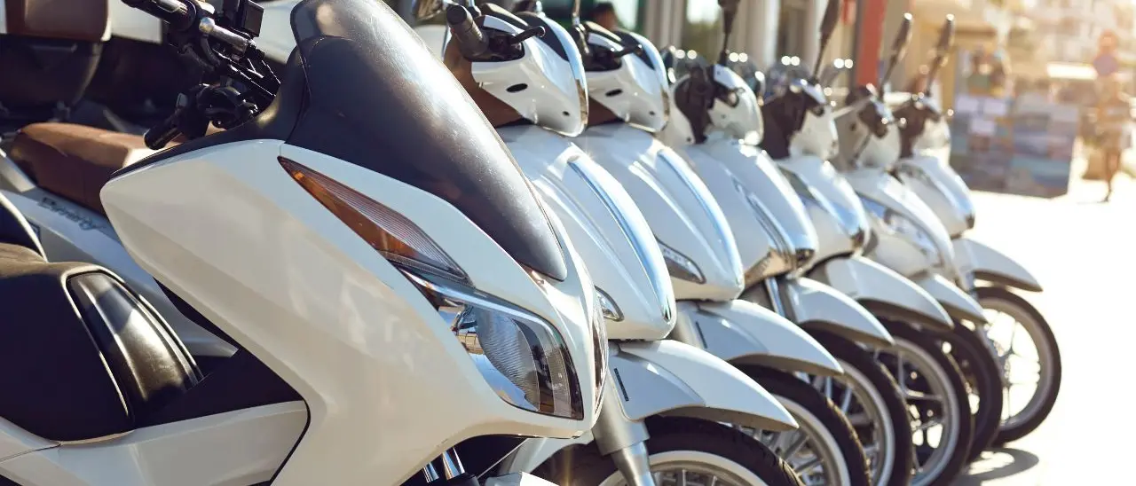 Bonus moto e scooter, via alle domande da oggi: contributi fino a 4mila euro, ecco come funziona\n