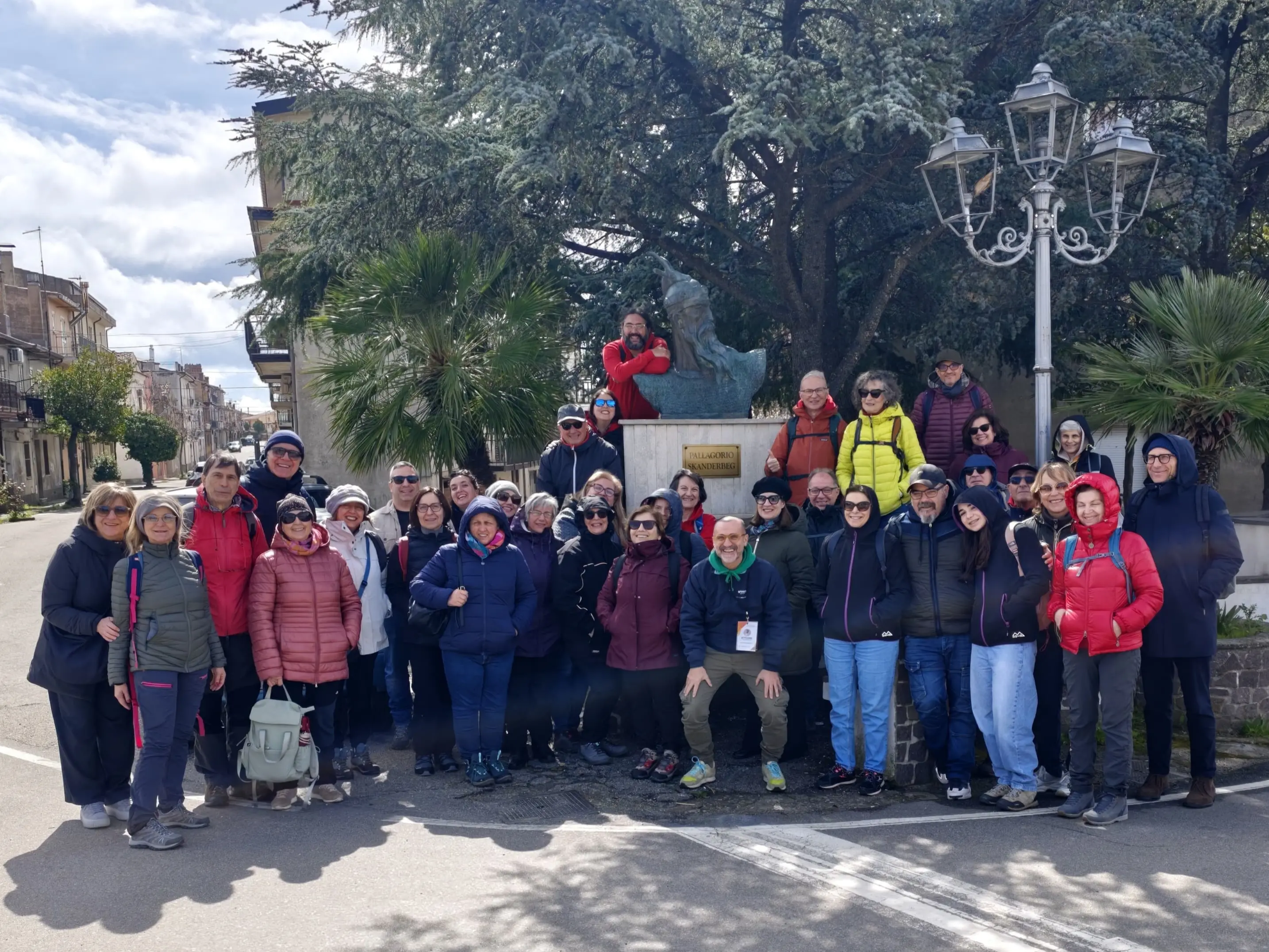 Nel cuore dell’Arbëria: la montagnaterapia del CAI col progetto “(Onco)rosa Trekking”\u00A0\u00A0\n